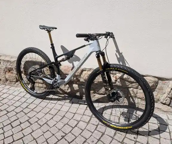 TRACK RACE - Custom Top-Preis