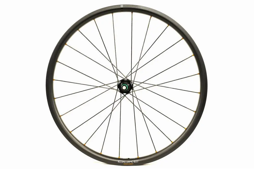 "Gravel Light" - DUKE World Runner X 25 28" - Shimano MS Neue Ware